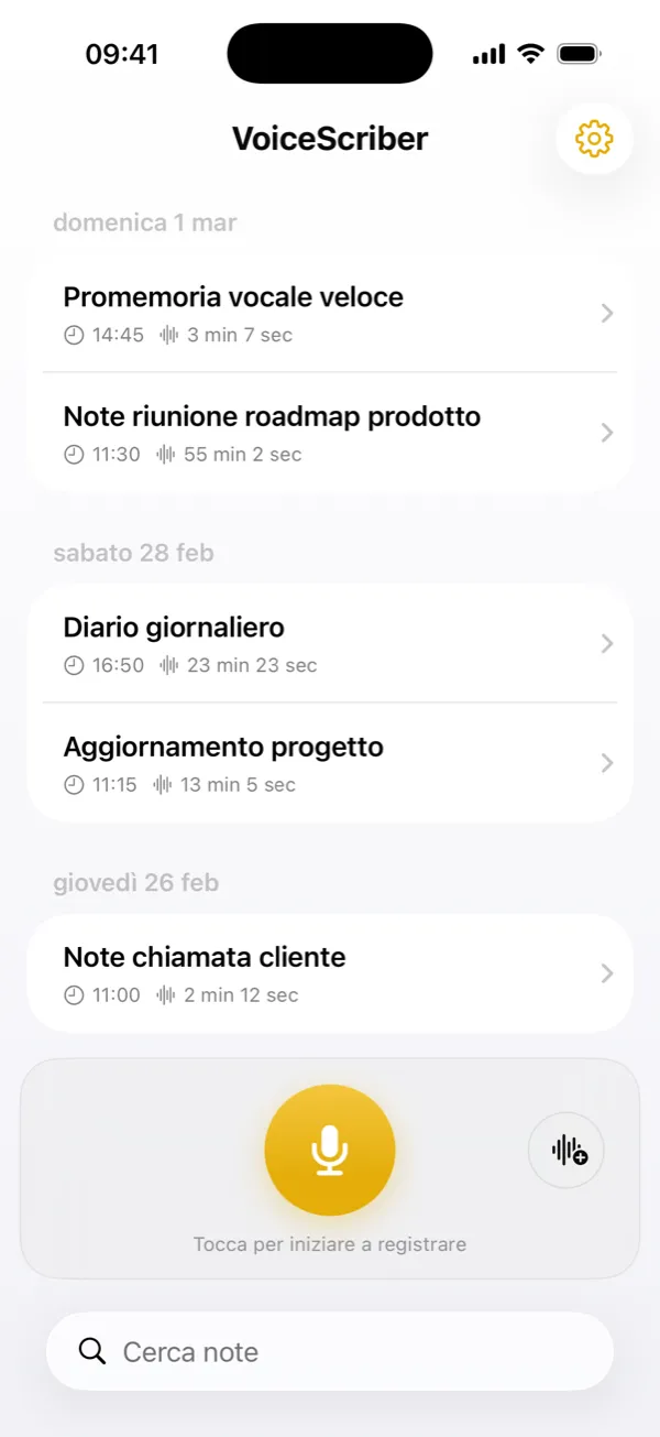 Schermata principale con note vocali, durata e pulsante di registrazione